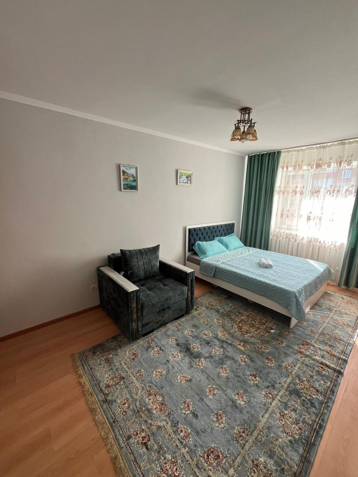 Cosy flat in the city center Taldykol Buitenkant foto